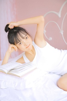 我靠美颜稳住天下小说